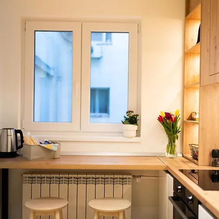 Urban Park - 2 Bedroom Apartment, Near Tineretului Park & Sala Polivalenta - Metro, Self Check-in * Bucharest