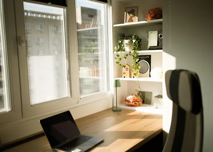 Urban Park Apartment *