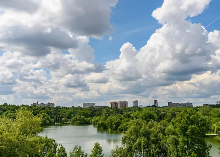 Urban Park Apartment *